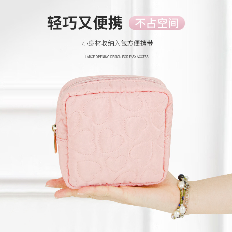 Ultrasonic heart-shaped quilte - Cosmetic Bags recension och pris